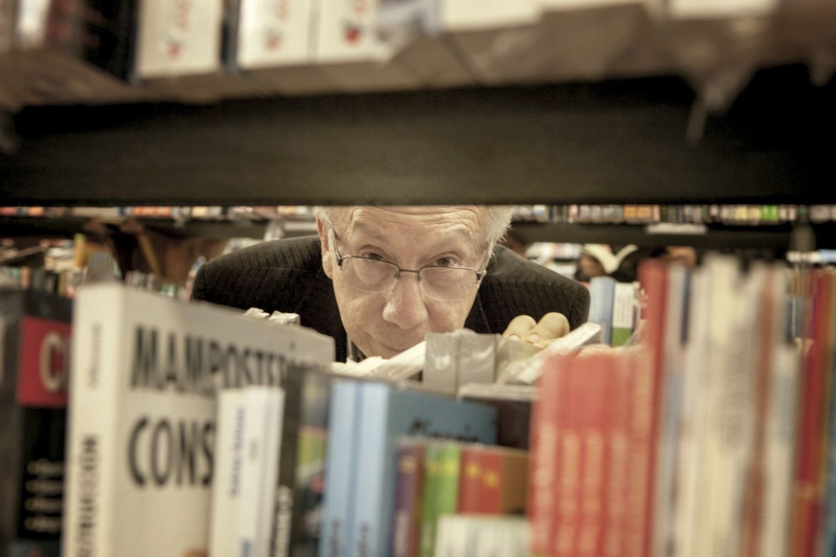 Felipe Ossa: el hombre que se refugiaría entre libros si cayera una bomba atómica