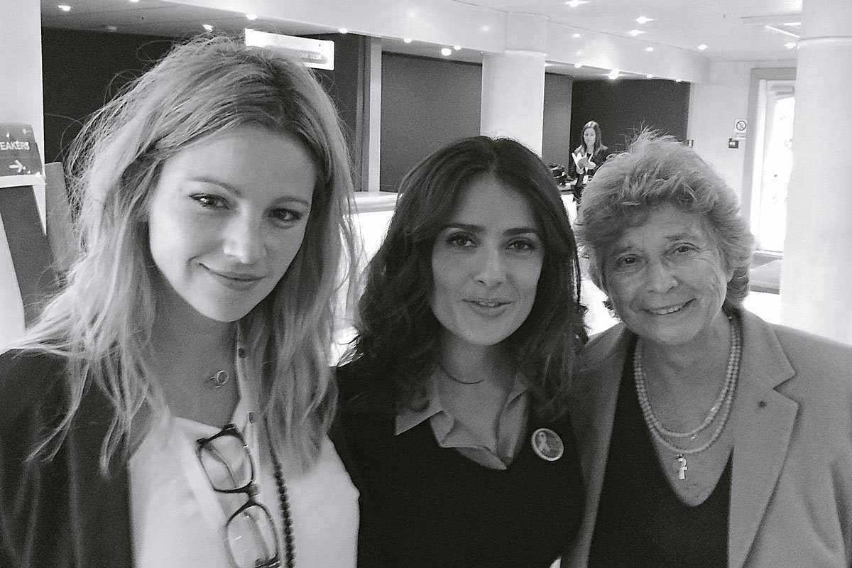 Johana Bahamón Gómez y Salma Hayek