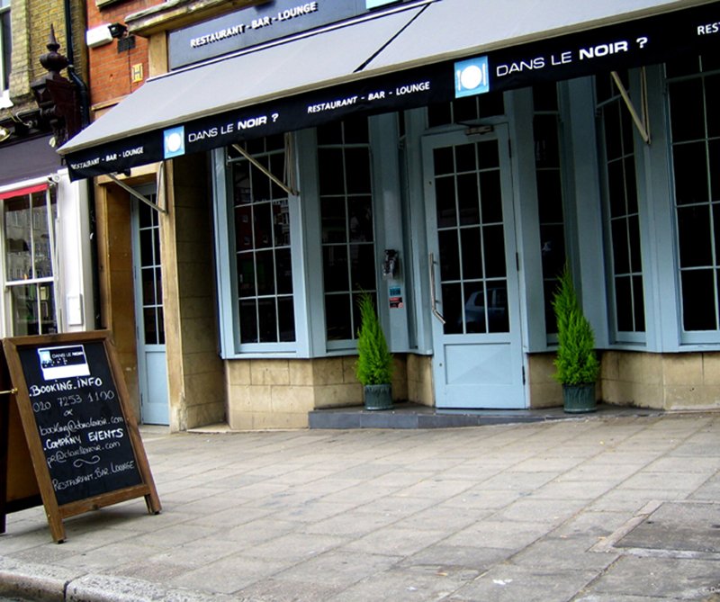 Dans le noir? El restaurante para comer completamente a oscuras