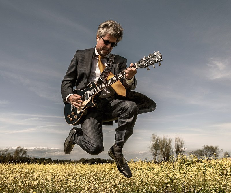 Así no es el negocio socio. Bogotá prefiere rock en vivo que reguetón