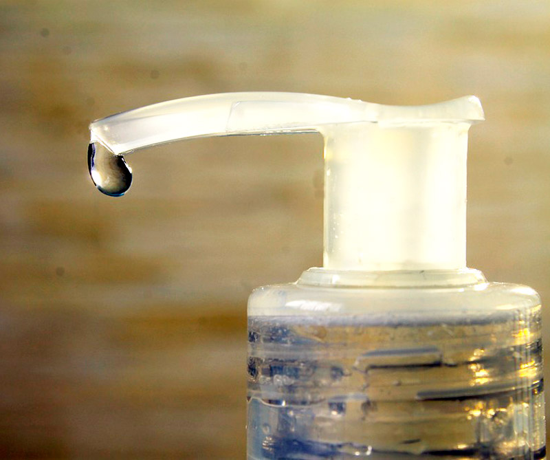 ¿Por qué usar gel antibacterial es malo para la salud?