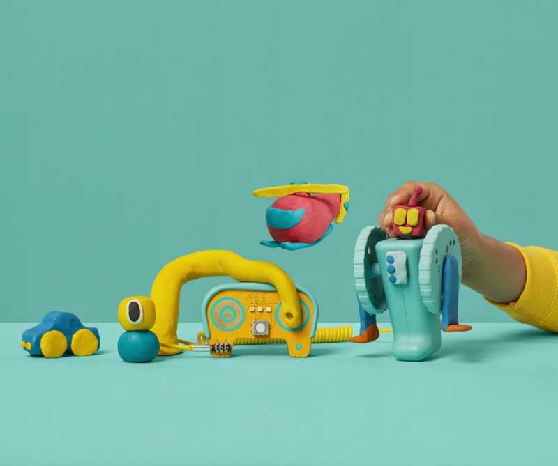 Creando tecnología con plastilina y cartón