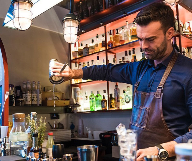 Cocteles, gastronomía y música en el Gin & Jeans 2018