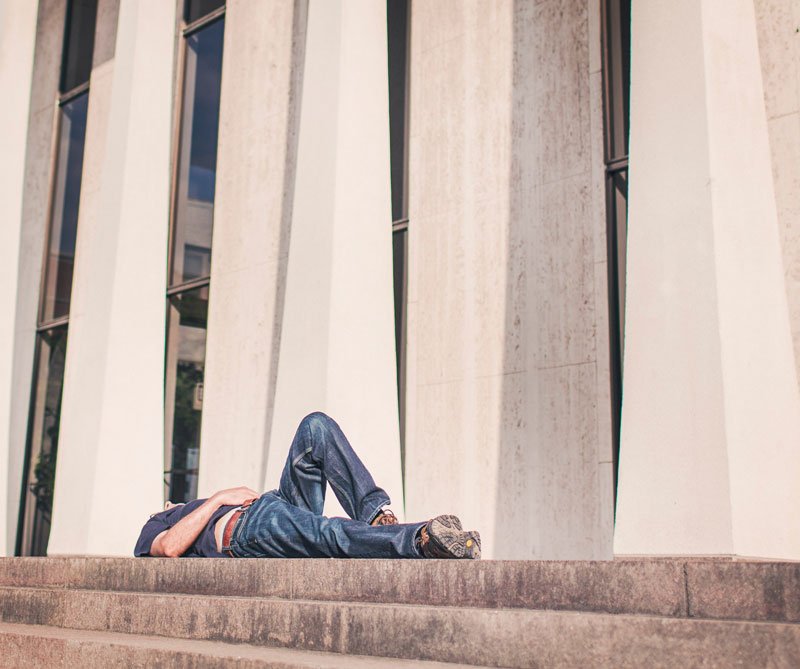 ¿Por qué nos cansamos tanto y cómo podemos cambiar esto?