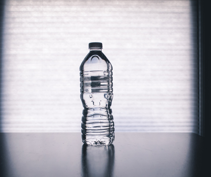 ¿Estaría dispuesto a pagar 115 dólares por una botella de agua?