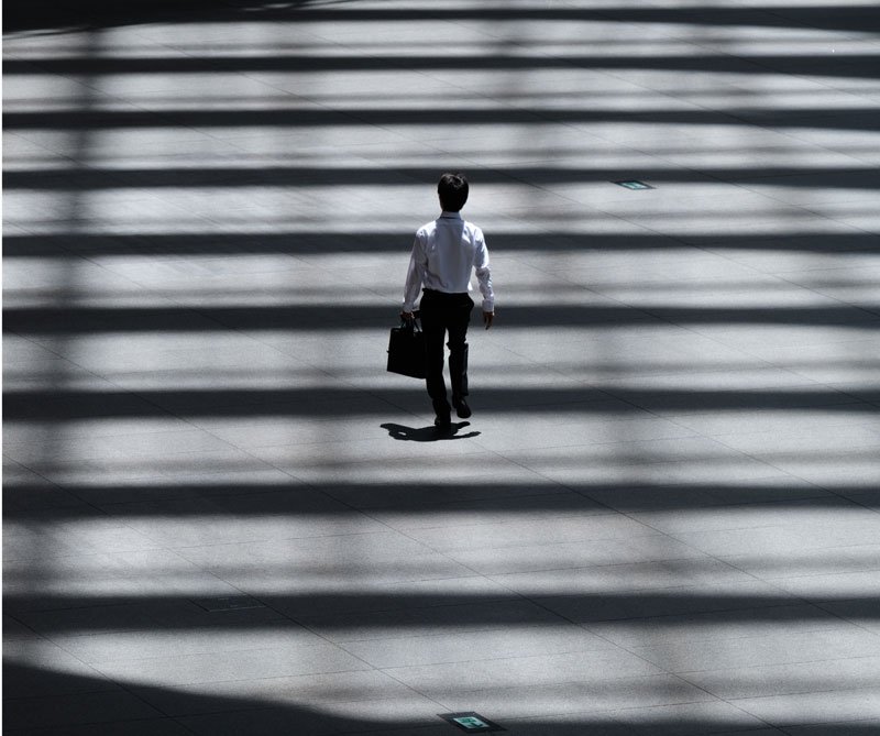 ¿Por qué en Japón premian a los empleados que más duermen?