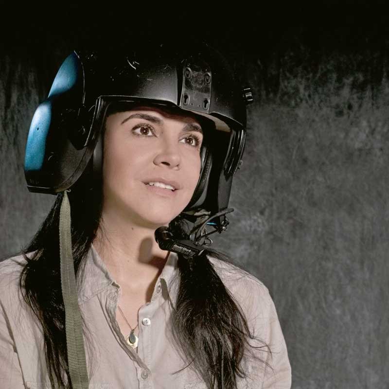 Julieta Vélez, piloto colombiana en Afganistán
