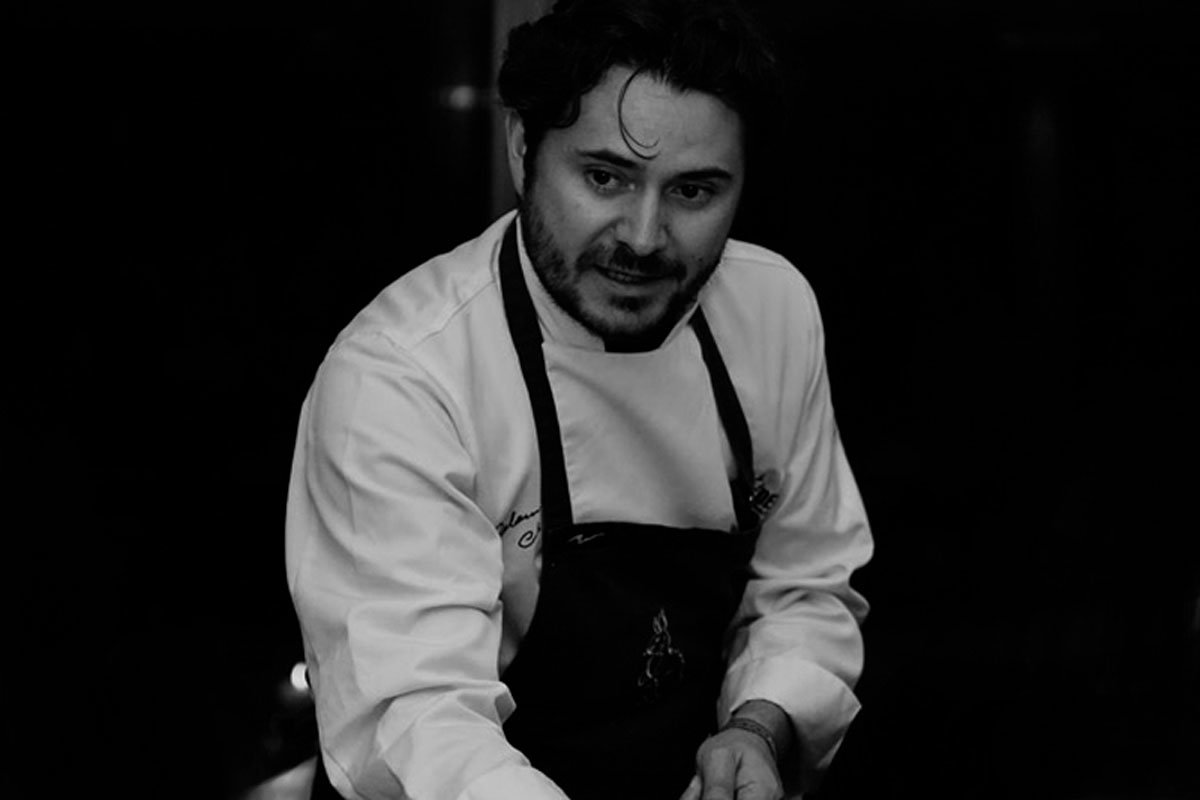 Alejandro Cuéllar: el chef que enseñaba a comer flores