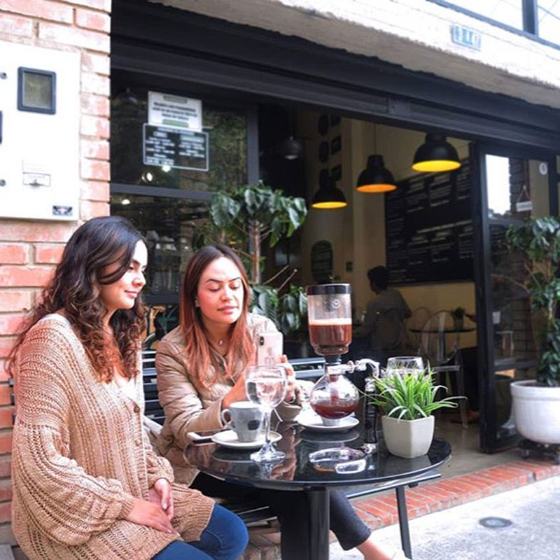 café