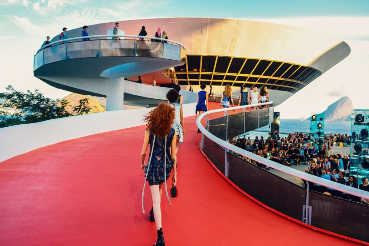 10 lugares asombrosos que se convirtieron en pasarelas de moda
