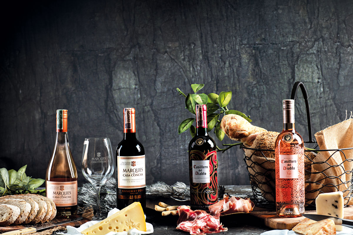 Una selección de cuatro de los mejores vinos chilenos para tener en casa