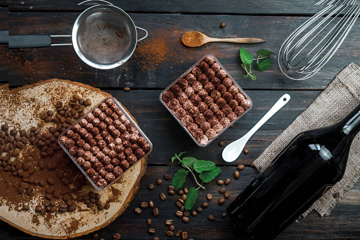 ¿Cómo preparar profiteroles y brownies con Baileys? Aquí puede aprender