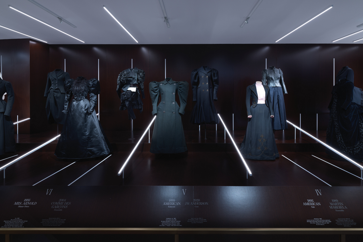 Met vestidos