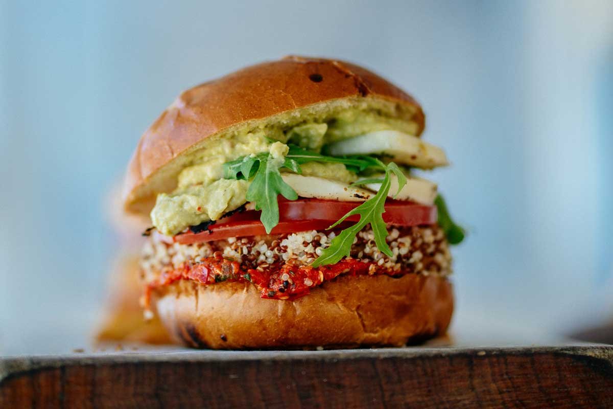 Aumente su masa muscular sin necesidad de batidos con estas recetas de Harvard