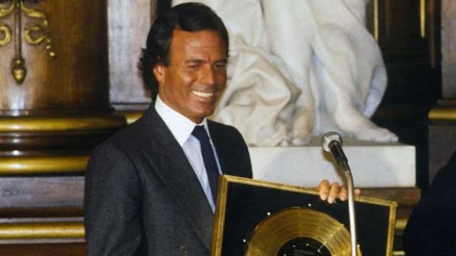 Julio Iglesias, futbolista, cantante, Julio, artista