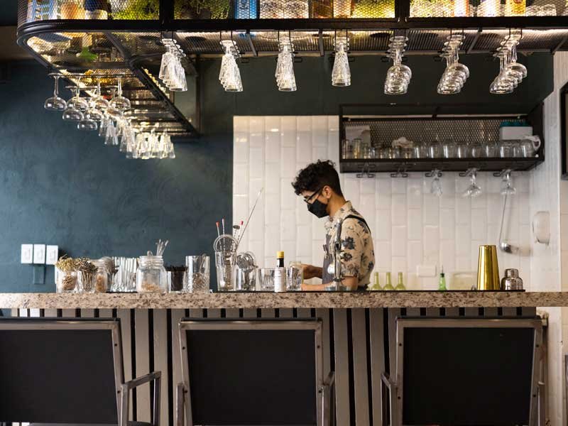 tomar cocteles, Bogotá, Oreste