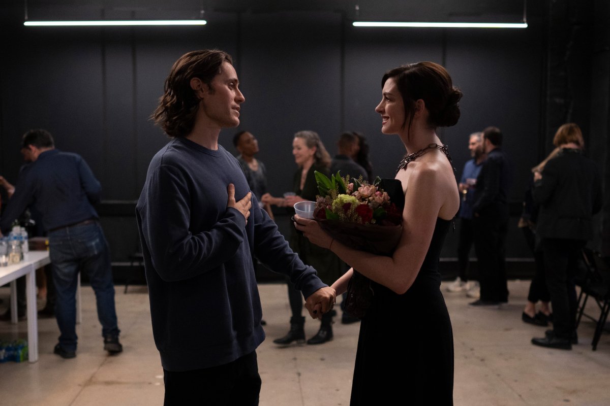 Anne Hathaway y Jared Leto narran la historia detrás del imperio del coworking