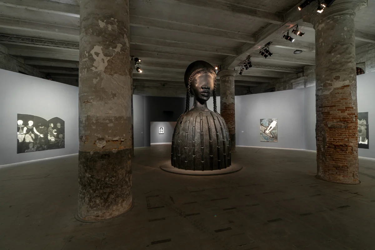 Un recorrido por la Bienal de Arte de Venecia en tres actos