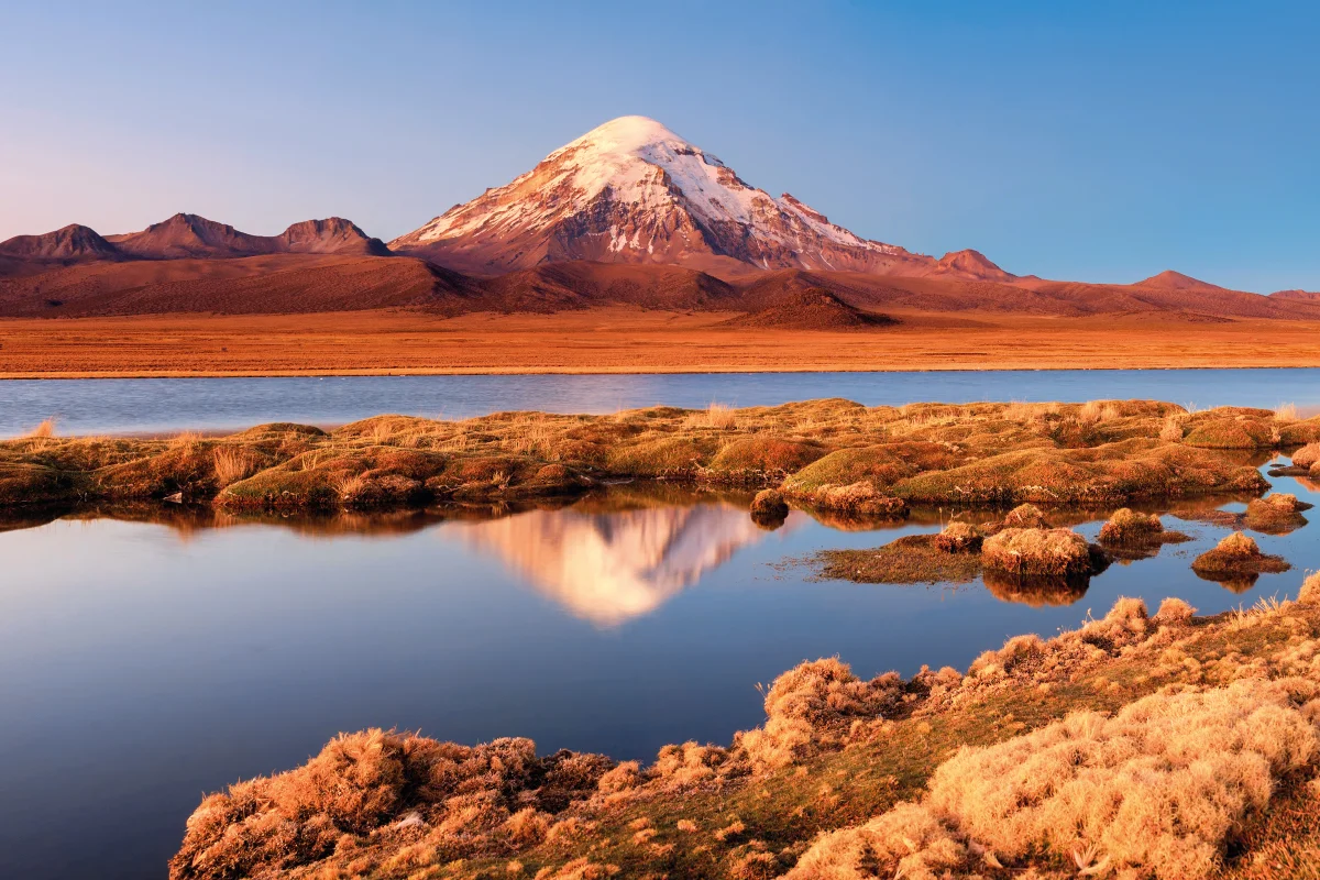 Bolivia, de las cumbres del Sajama al desierto de sal de Uyuni