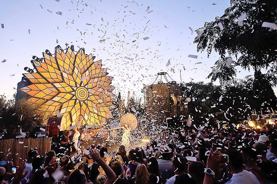 Corona Sunsets: cosas que debe tener en cuenta para asistir