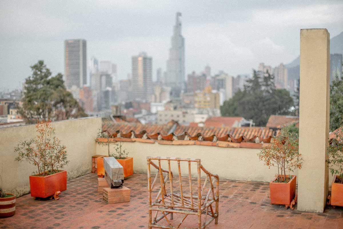 “El amor es tan impredecible como el clima de Bogotá”: psicólogo Alberto Barradas
