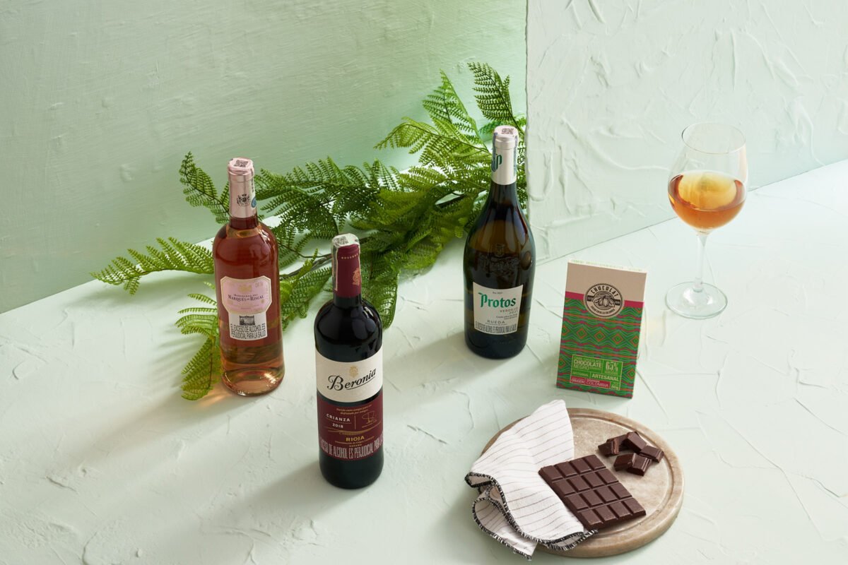 Pruebe estos tres vinos españoles con chocolate colombiano