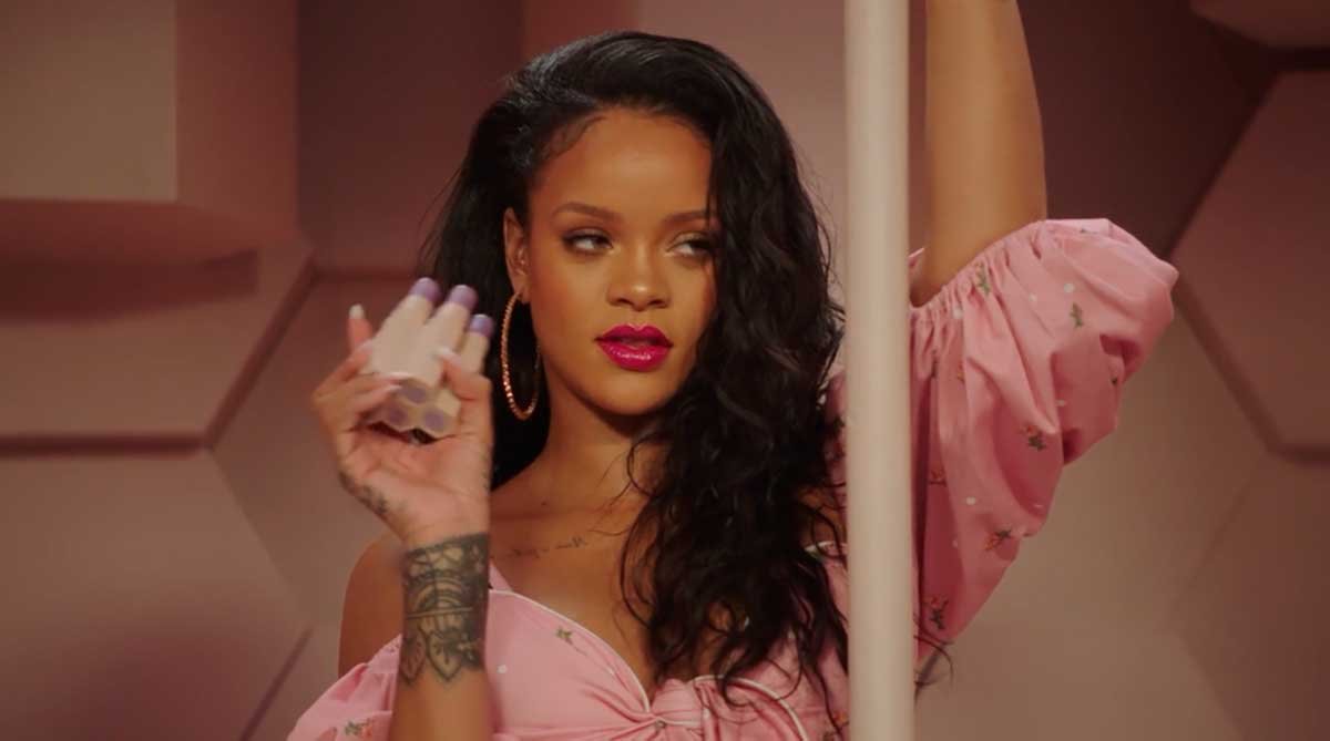 Dos segundos en el Super Bowl bastaron para que la marca de maquillaje de Rihanna revolucionara la industria