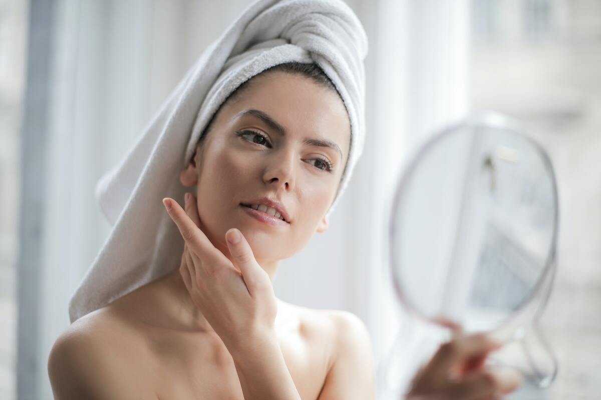 ¿Cómo cuidar su piel y estar a la moda en maquillaje para mitad de año?