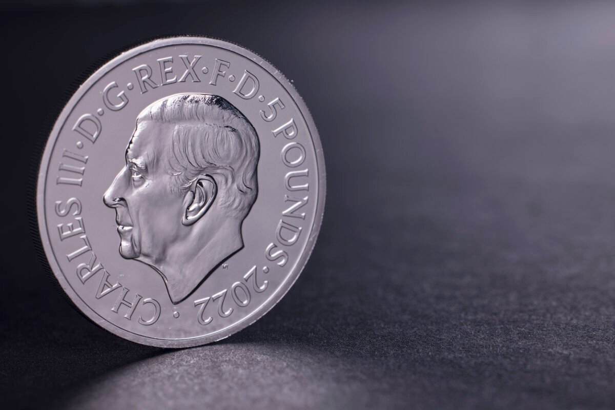 Cinco libros recomendados para adentrarse en la realeza británica