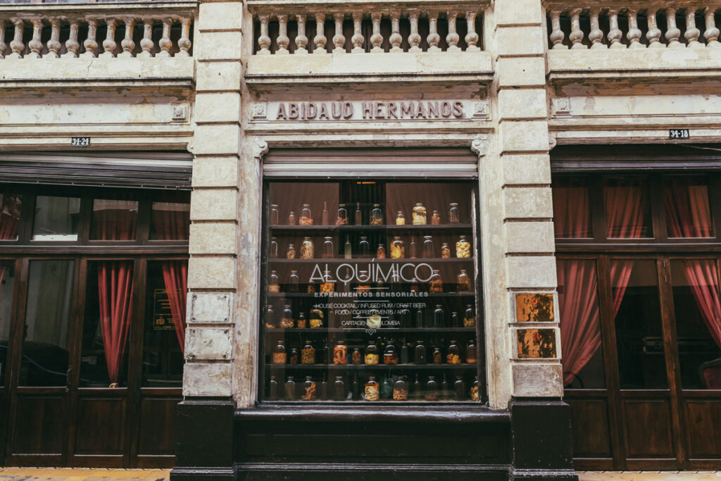 Colombia, Cartagena, vitrina del centro histórico de Cartagena,