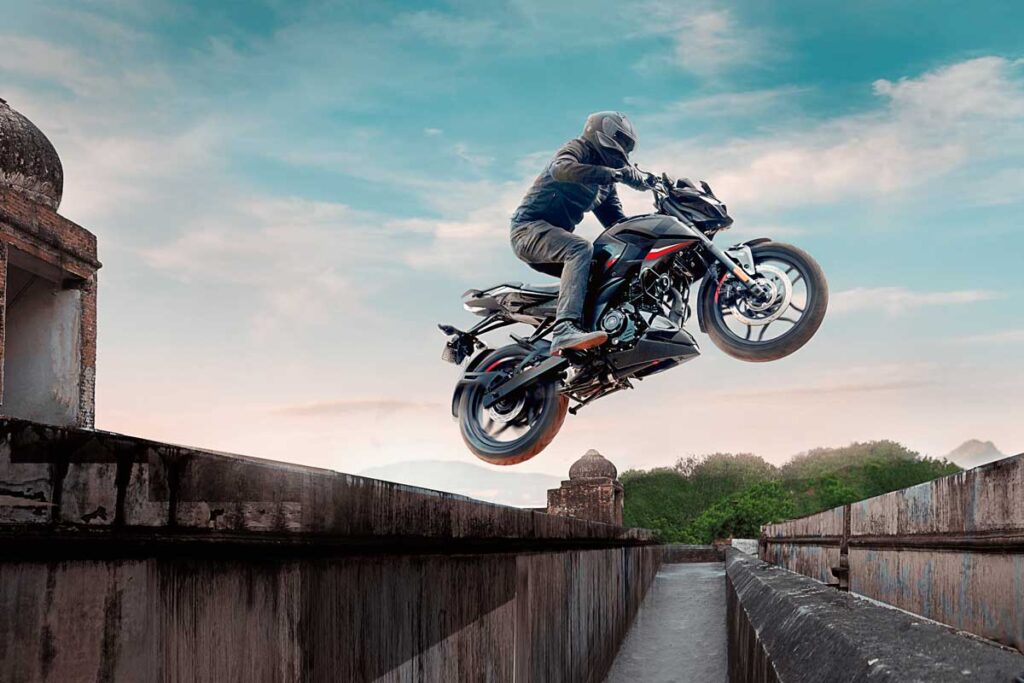 Pulsar, moto,