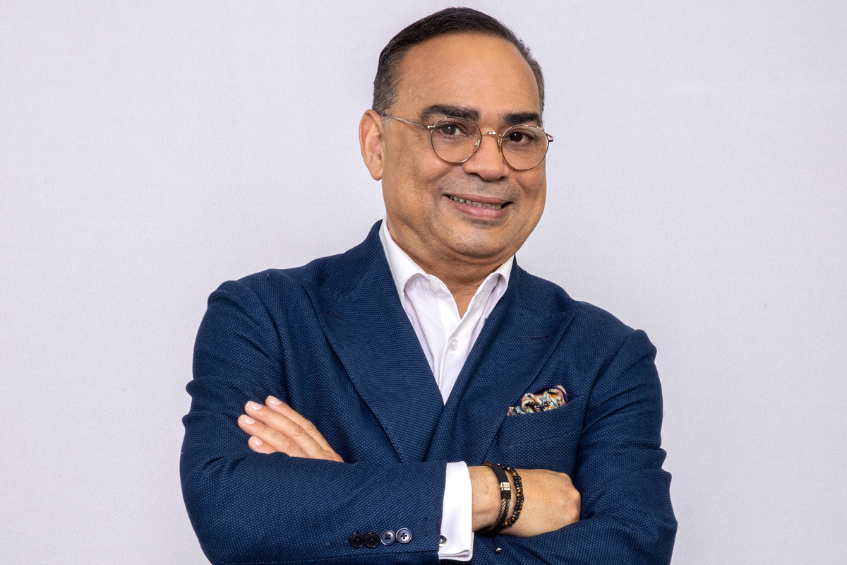 Gilberto Santa Rosa, el caballero de la salsa llega a Colombia