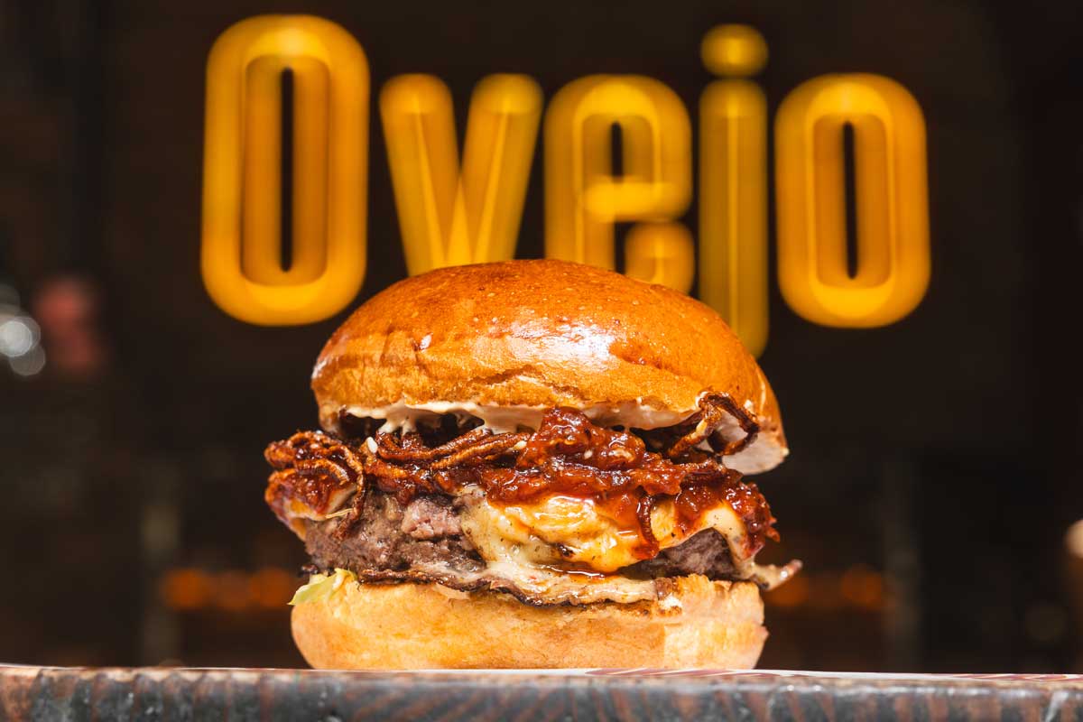 El mejor chef de Colombia presenta su hamburguesa para el Burger Master 2024