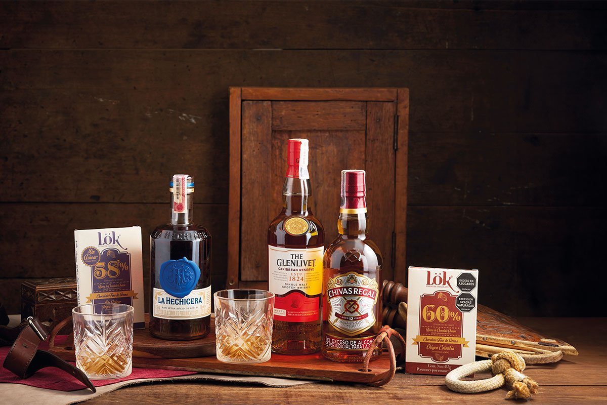 Whiskies y rones recomendados para disfrutar este mes