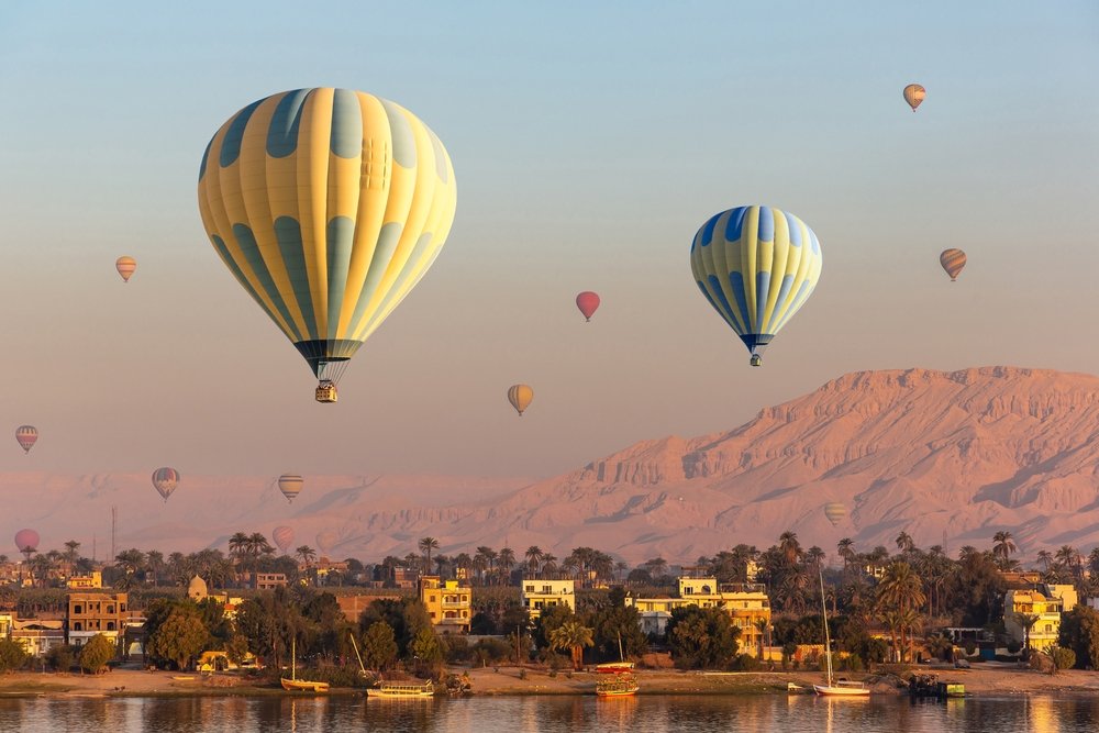 Los 6 mejores lugares para viajar en globo en el mundo en 2025